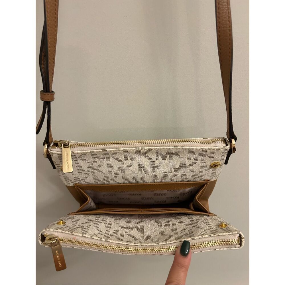 Michael Kors Signature Jet Set FultonEast West Vanilla PVC Crossbody - Picture 3 of 9